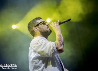 Fotos de Riot Propaganda de su actuación en el pabellón Interpeñas de Zaragoza