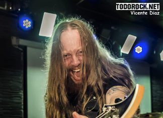 Reportaje fotográfico del concierto de Izegrim y Wintercrown en la sala Silikona de Madrid