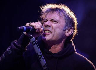 IRON MAIDEN detiene un concierto después de que un fan fuera apaleado por diez guardias (Video)