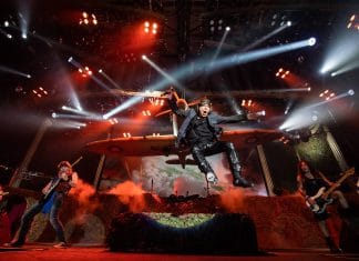 ¿Cuánto dinero genera Iron Maiden de la venta de entradas?