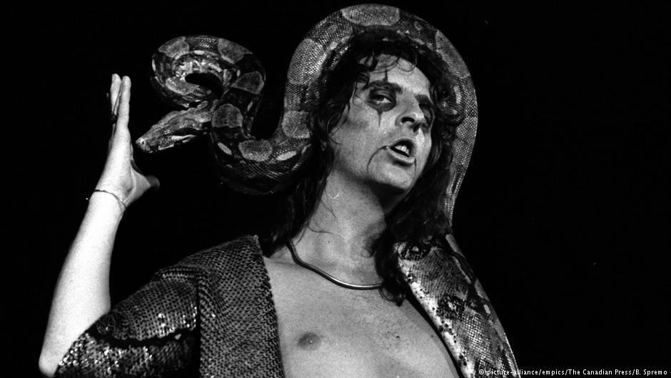 Alice Cooper y el incidente de la gallina ¿leyenda o realidad?