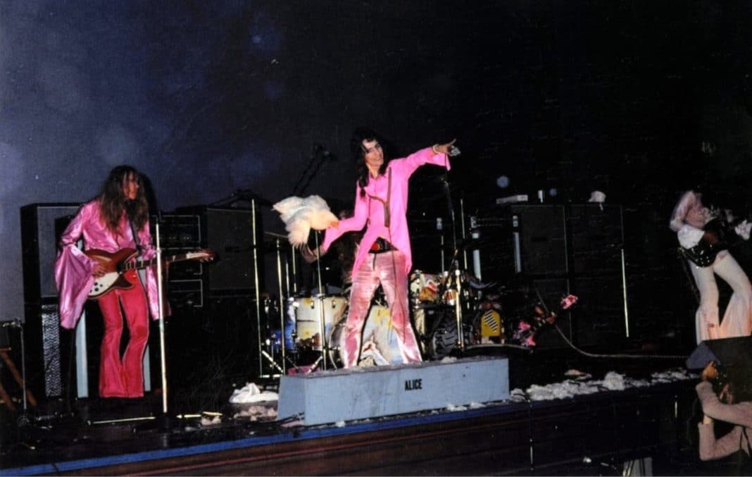 Curiosidades del Rock: IRON MAIDEN, RONNIE JAMES DIO, ALICE COOPER y VAN HALEN Curiosidades del Rock: IRON MAIDEN, RONNIE JAMES DIO, ALICE COOPER y VAN HALEN