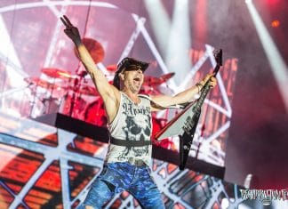 SCORPIONS publica el video de "Rock You Like A Hurricane" en el RESURRECTION FEST