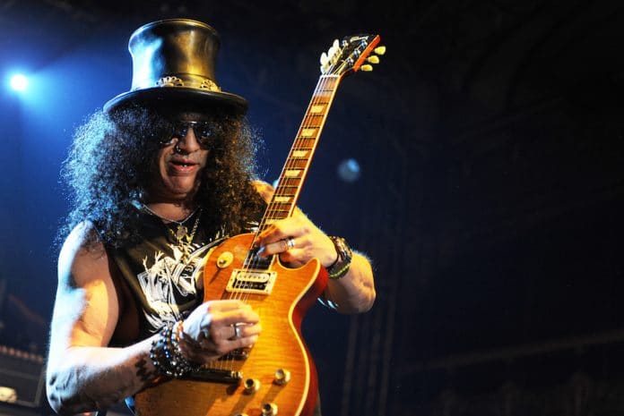 Slash (Guns N' Roses). Foto: Yakub88 Los 10 mejores solos de guitarra de los 90 según una publicación (Video)