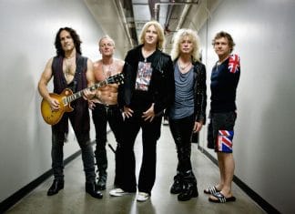 DEF LEPPARD: "No nos podemos creer que la gente nos pague por hacer esto"