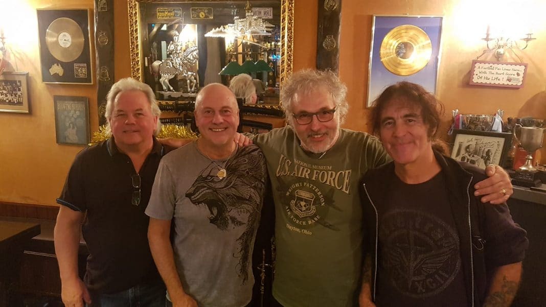 Cantante original de IRON MAIDEN dice que la disputa sobre "Strange World" está cerrada Cantante original de IRON MAIDEN dice que la disputa sobre "Strange World" está cerrada