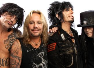MÖTLEY CRÜE hace una versión de "Like A Virgin" de MADONNA (Video)