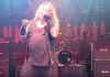 Mira a VINCE NEIL tocar algunos temas clásicos de MÖTLEY CRÜE (Video)