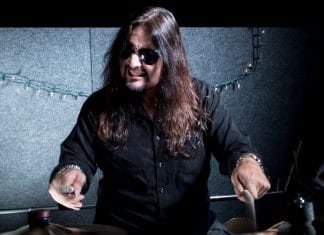 Gene Hoglan de TESTAMENT: "Intentaré tocar thrash metal hasta los 70 años"