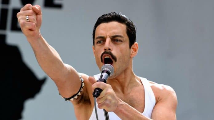 Rami Malek en La película de QUEEN