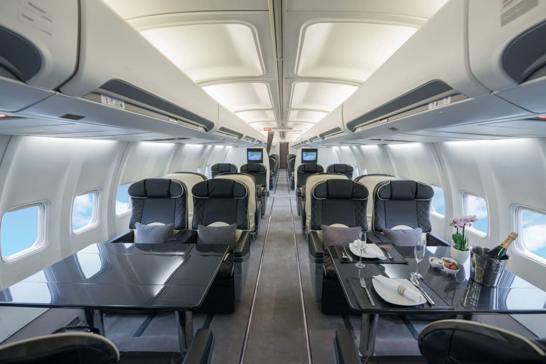Así es por dentro el increíble avión de GUNS N' ROSES (Fotos)