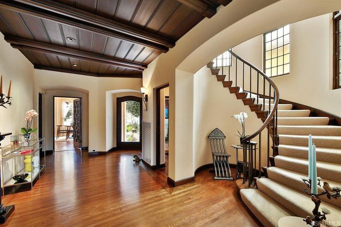 Así es el casoplón que KIRK HAMMETT de METALLICA vende por más de 10 millones de euros (Fotos)