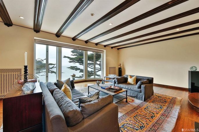 Así es el casoplón que KIRK HAMMETT de METALLICA vende por más de 10 millones de euros (Fotos)