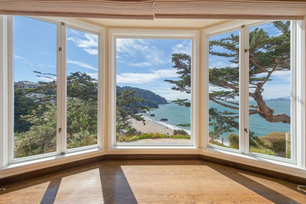 Así es el casoplón que KIRK HAMMETT de METALLICA vende por más de 10 millones de euros (Fotos) Casa de Kirk Hammet. Foto: Realtor.com