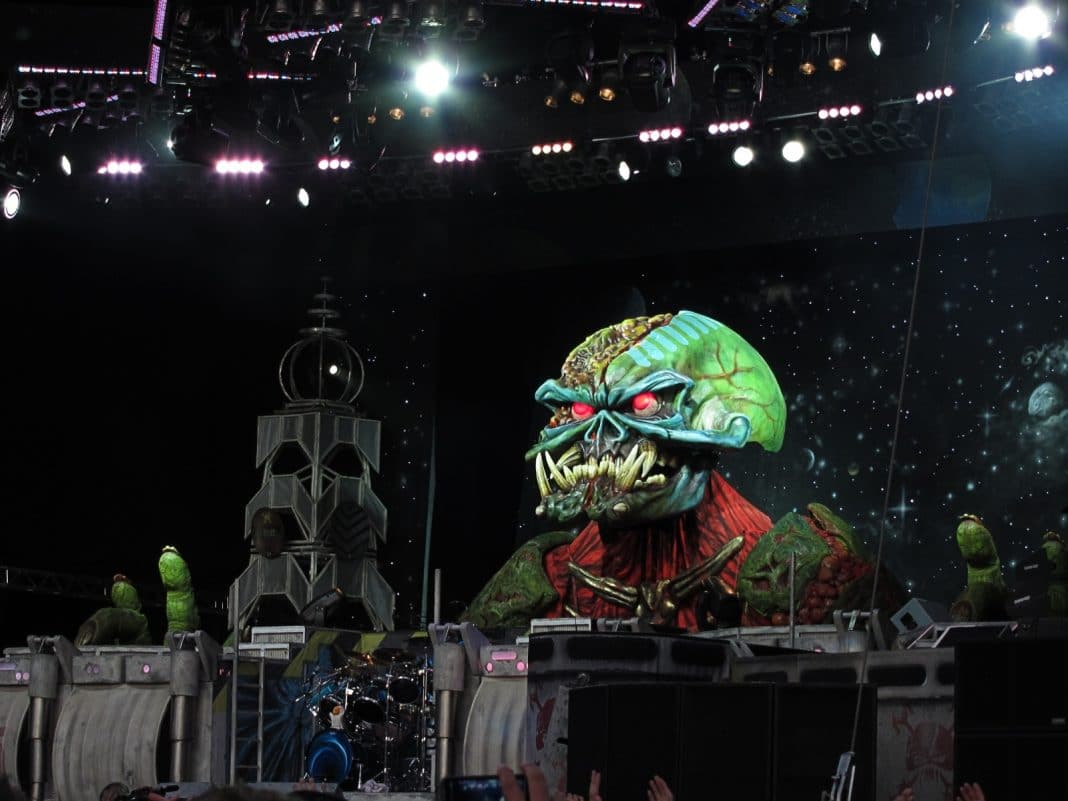 IRON MAIDEN: Todos los escenarios de sus giras mundiales (Fotos) IRON MAIDEN: Todos los escenarios de sus giras mundiales (Fotos)