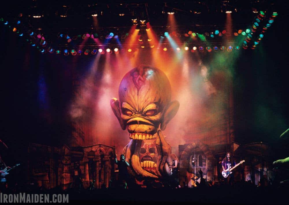 IRON MAIDEN: Todos los escenarios de sus giras mundiales (Fotos) IRON MAIDEN: Todos los escenarios de sus giras mundiales (Fotos)