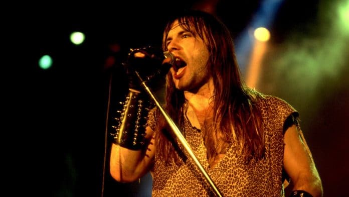 Bruce Dickinson en 1993 El último concierto de BRUCE DICKINSON antes de dejar IRON MAIDEN durante 6 años (Video)