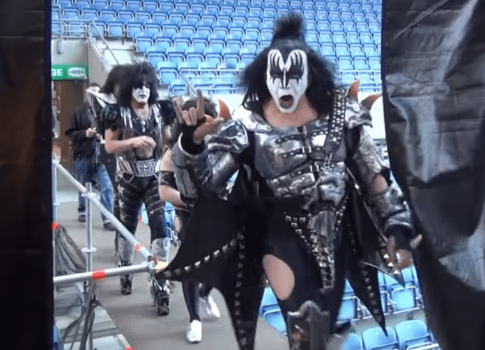 KISS momentos antes de salir al escenario