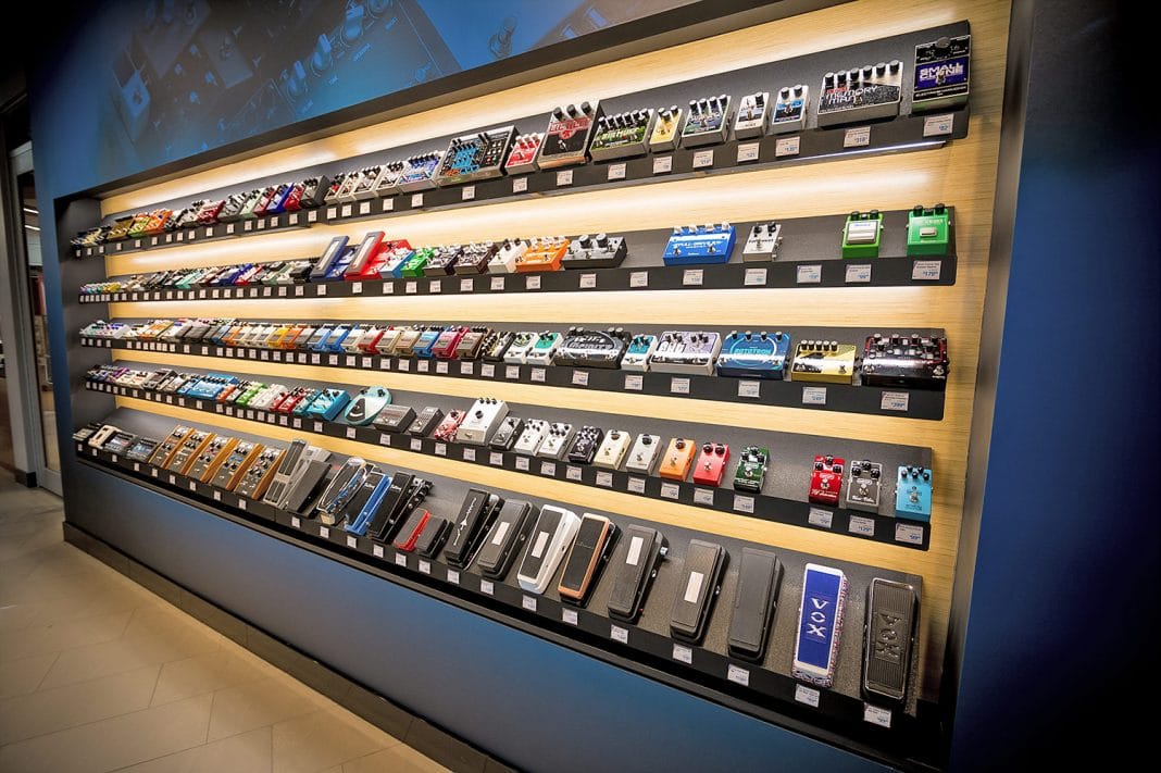 Así es por dentro la tienda de música MÁS GRANDE de América (Video) Así es por dentro la tienda de música MÁS GRANDE de América (Video)