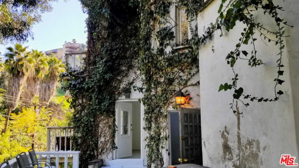 MARILYN MANSON vende su casa de Hollywood por 2 millones de dólares (Fotos) MARILYN MANSON vende su casa de Hollywood por 2 millones de dólares (Fotos)