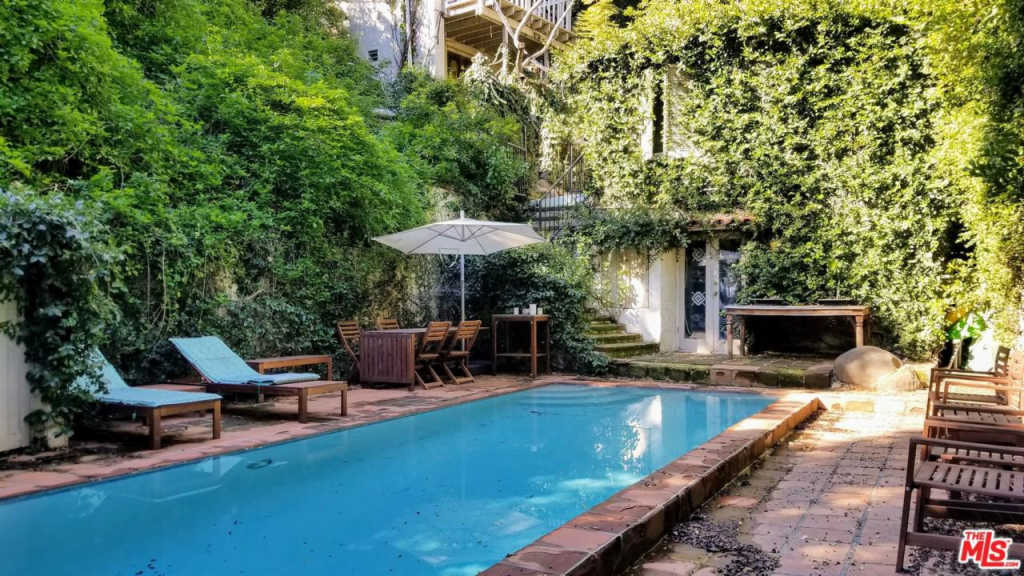 MARILYN MANSON vende su casa de Hollywood por 2 millones de dólares (Fotos) MARILYN MANSON vende su casa de Hollywood por 2 millones de dólares (Fotos)