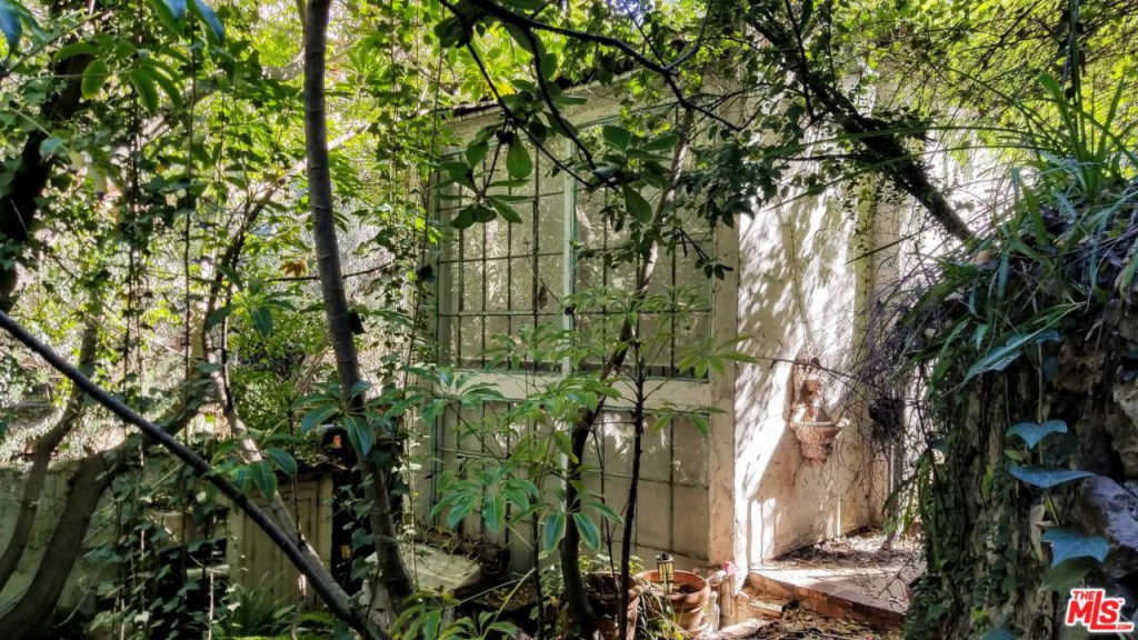 MARILYN MANSON vende su casa de Hollywood por 2 millones de dólares (Fotos) MARILYN MANSON vende su casa de Hollywood por 2 millones de dólares (Fotos)