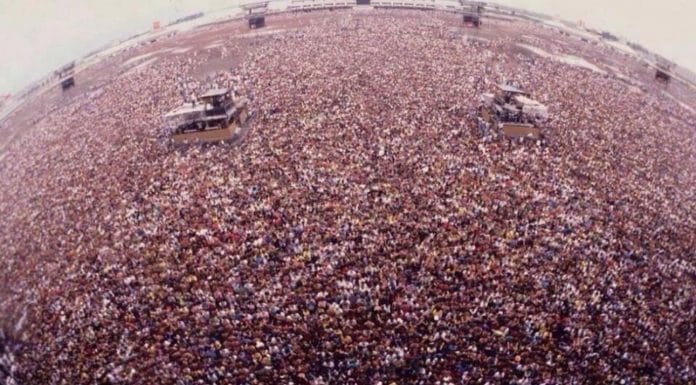 Público en el festival Monsters Of Rock 1991 de Moscú