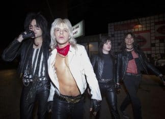MÖTLEY CRÜE dispara sus ventas y escuchas tras la salida de "The Dirt"