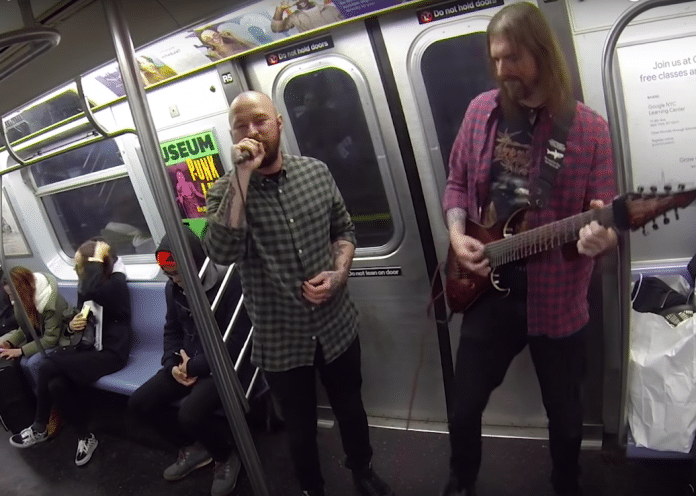 Allegaeon en el metro de Nueva York Grupo de DEATH METAL toca en el metro de Nueva York (Video)