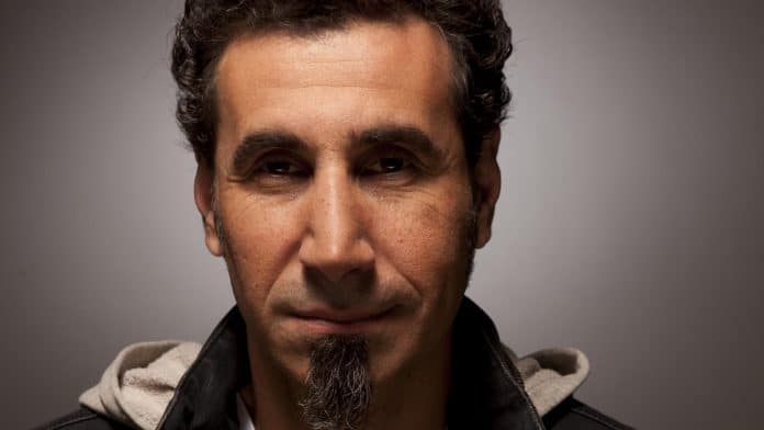 Serj Tankian (System Of A Down) El cantante de SYSTEM OF A DOWN prepara un documental sobre activismo y su carrera