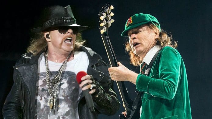 Axl Rose y Angus Young (AC/DC). Foto: Consequence Of Sound