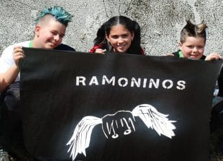 Mira a RAMONINOS haciendo una versión de ESKORBUTO en televisión (Video)