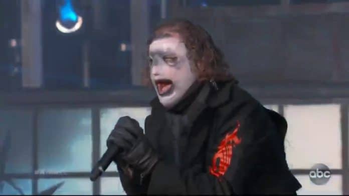 Slipknot en Jimmy Kimmel Live!. Foto: Youtube SLIPKNOT reaparece en directo en Jimmy Kimmel Live! (Video)