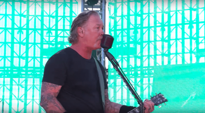 James Hetfield (Metallica). Foto: Youtube METALLICA: Concierto completo en Hämeenlinna, Finlandia (Video)