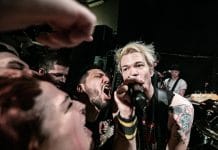 SUM 41 lanzará nuevo disco en julio y será 