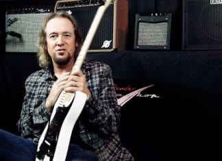 ADRIAN SMITH de IRON MAIDEN publicará su autobiografía en 2020
