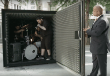 Grupo de DEATH METAL tocó dentro de una caja hermética y esto es lo que pasó (Video) Las 10 mejores canciones de METAL con SAXOFÓN