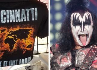 KISS la lía parda vendiendo camisetas con un fallo de ortografía (Fotos)