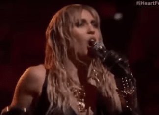MILEY CYRUS versiona a LED ZEPPELIN y PINK FLOYD en un festival (Video)