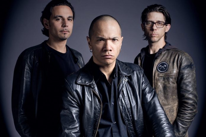 DANKO JONES asegura que el público americano es hostil con las bandas teloneras